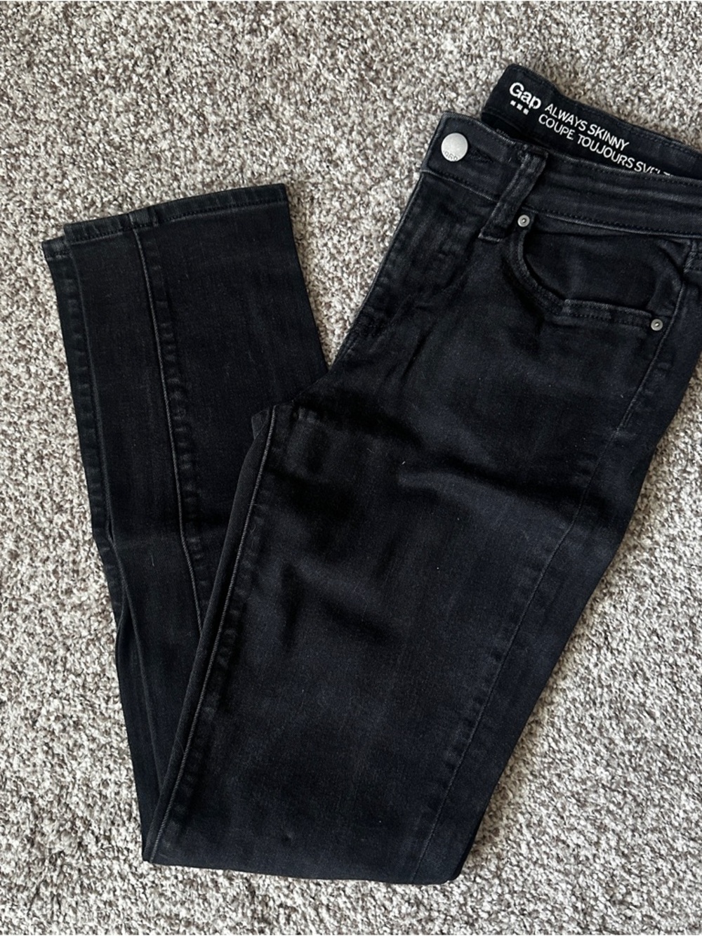 GAP Women's Skinny Jeans in Black